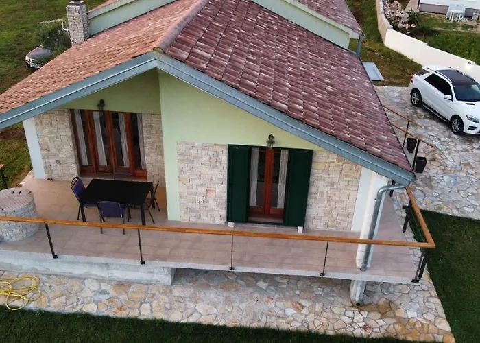 Kuca Za Odmor Neli Semesterbostad Sukošan