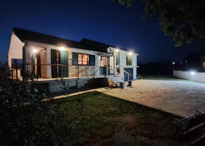 بيت للعطل Kuca Za Odmor Neli Sukošan